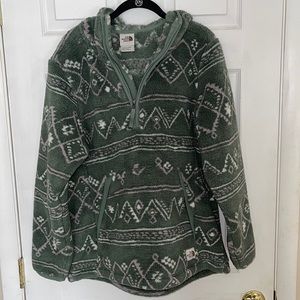 Northface Sherpa Hoodie (never worn)